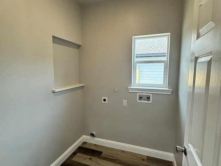 4120 Henderson St — Photo 12