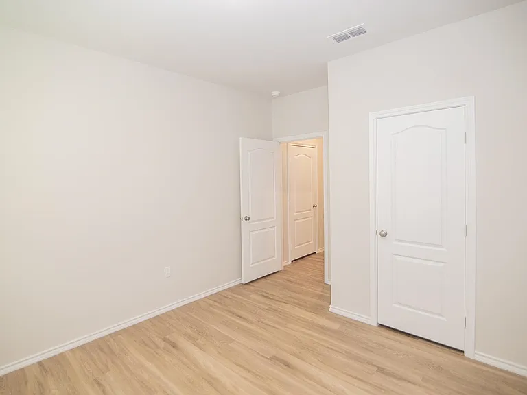 100 Mia Ln — Photo 15