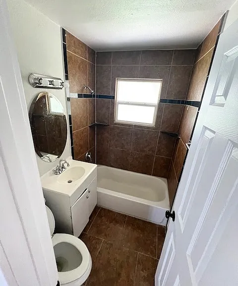 1710 W 52nd Ave — Photo 4