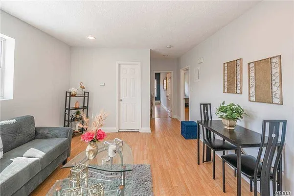 Rented by Century 21 American Homes | media 20