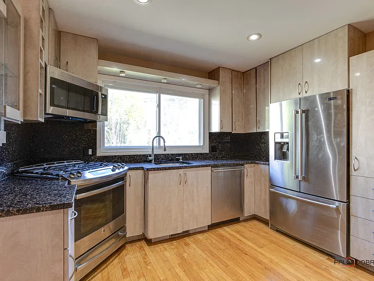 920 Lee Ct — Photo 12