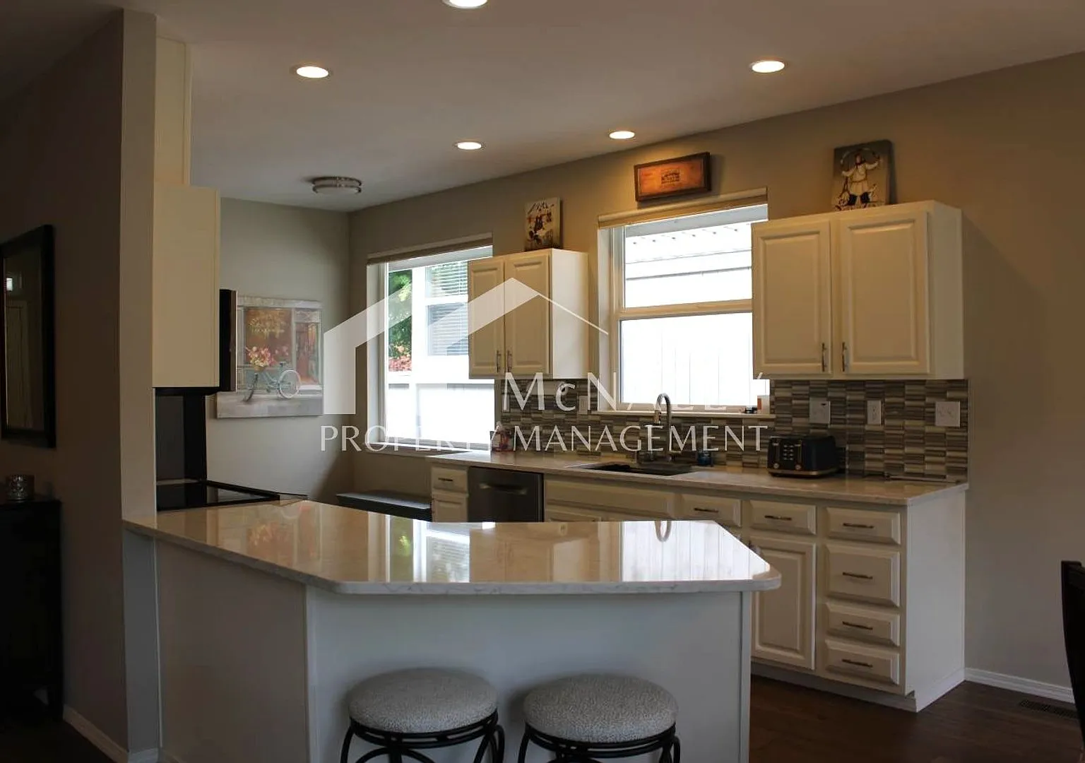 Fully Furnished One-Story Townhome in Desirable Princeton Place — Photo 2