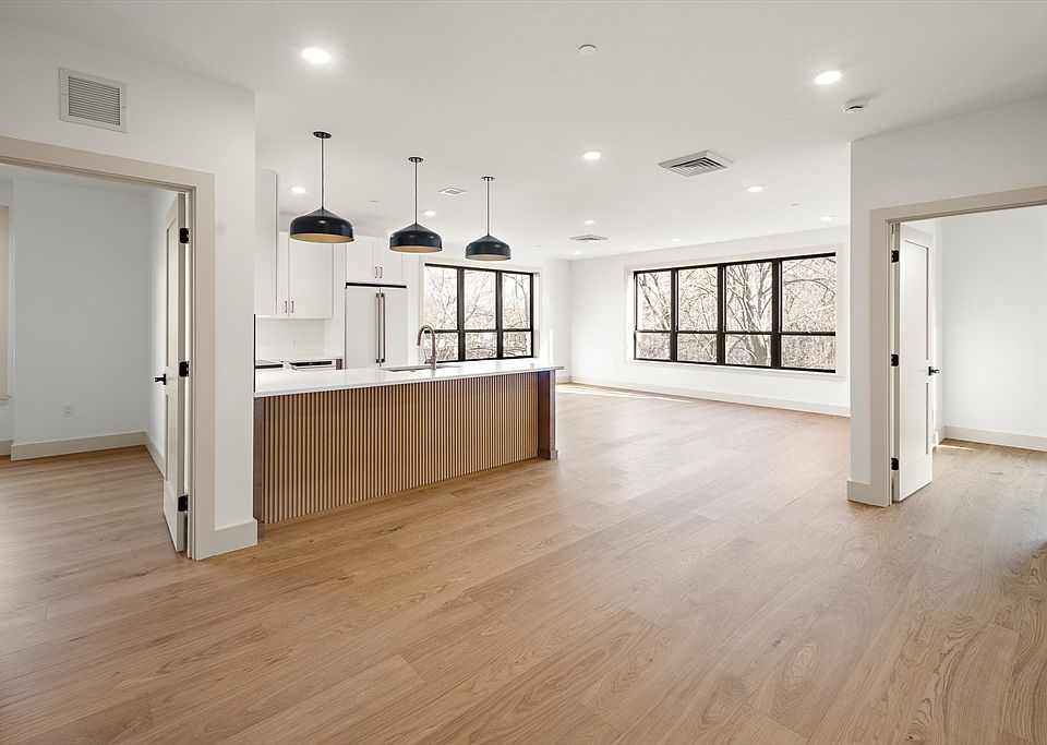 1st image of 1025 Massachusetts Ave #213