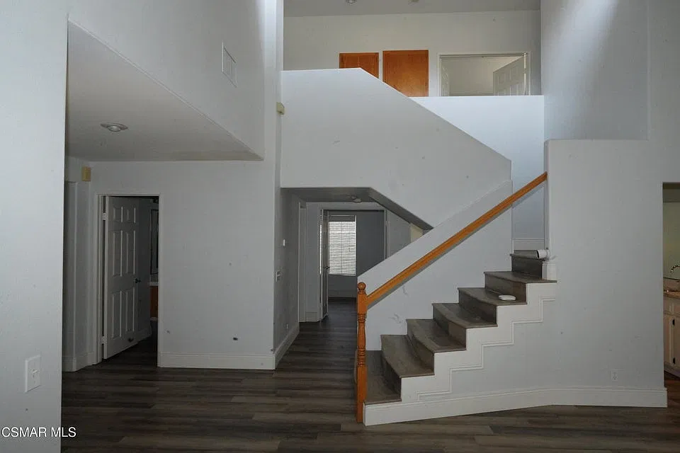 5 bed, 2631 sqft, $4,450 — Photo 2