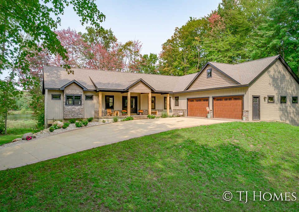 1st image of 167 Silverstone Dr