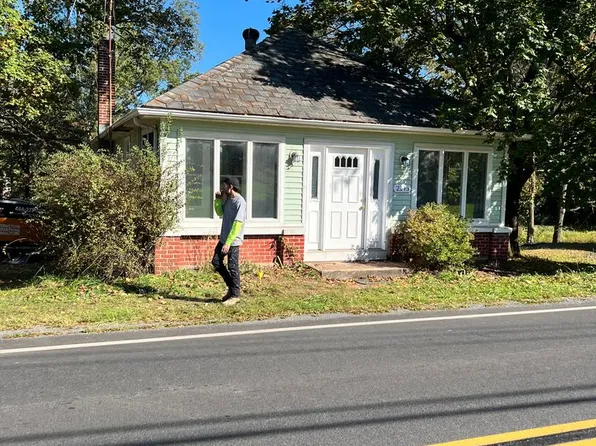 2145 S Delaware Dr, Easton, PA 18042
