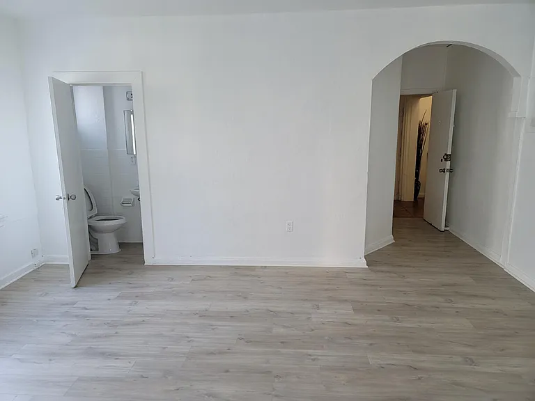 744 Jefferson Ave #4 — Photo 3