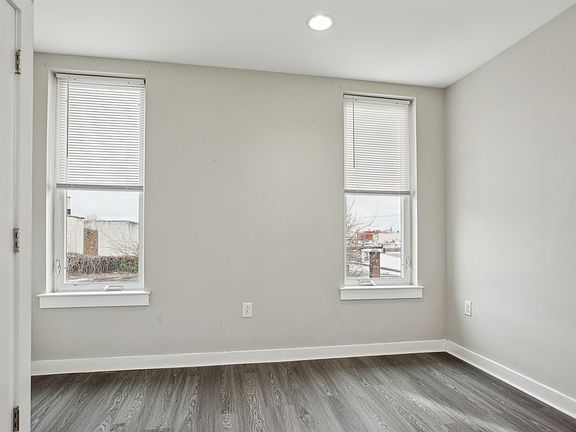 3rd image of 3044 Richmond St #7