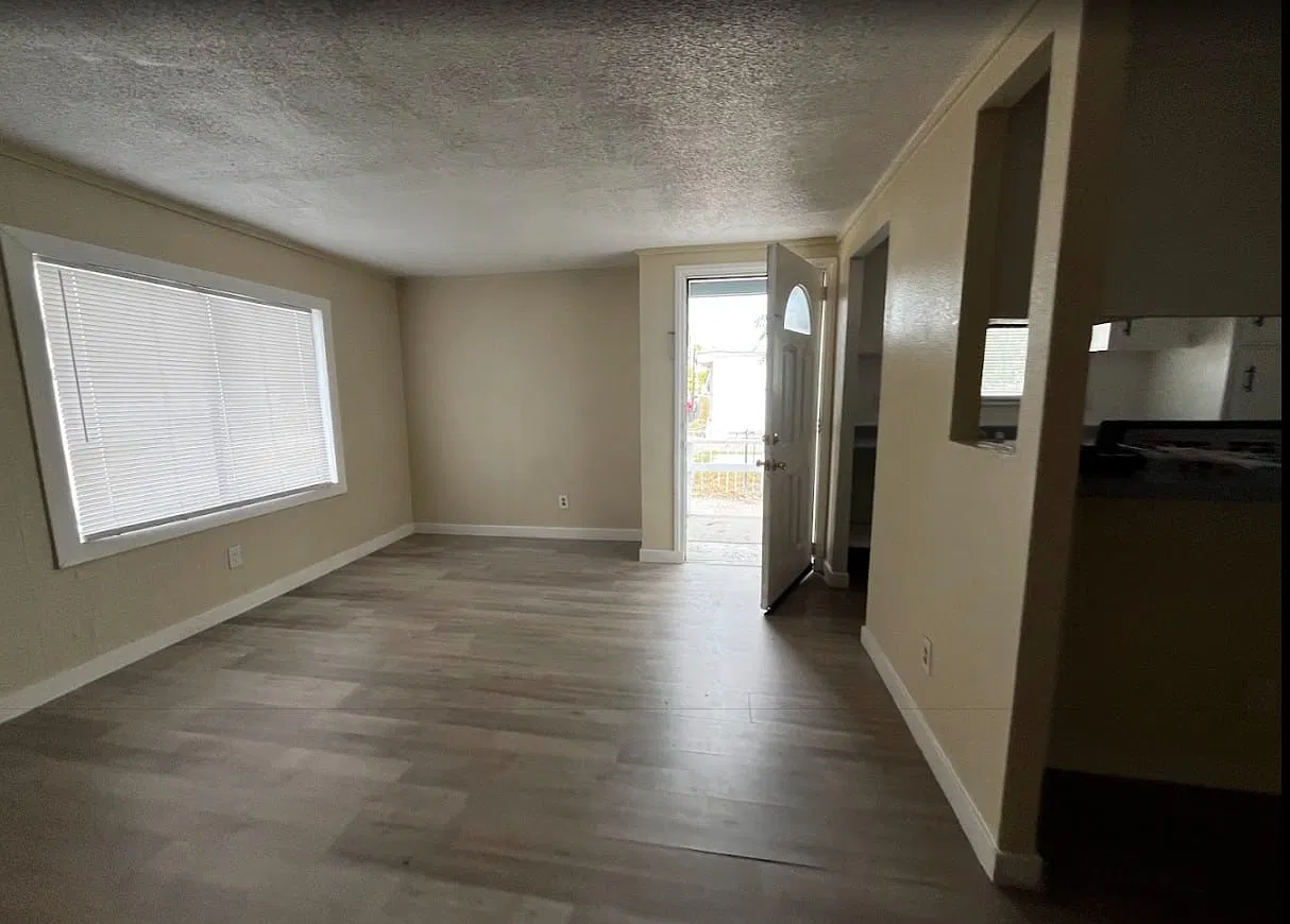 3975 E Lake Mead Blvd — Photo 2