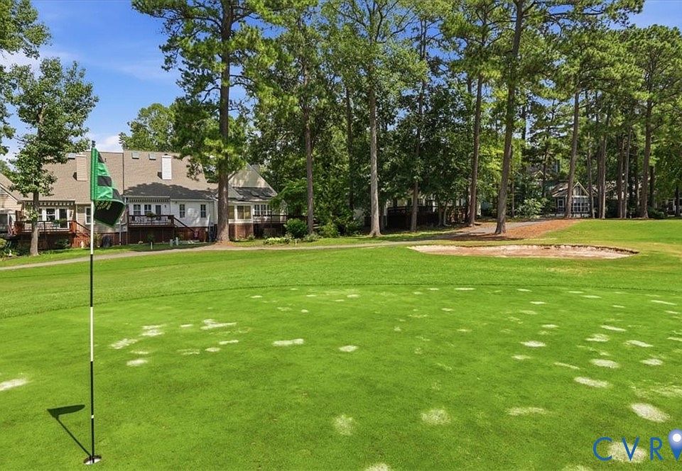 2nd image of 8 Muirfield Green Ln