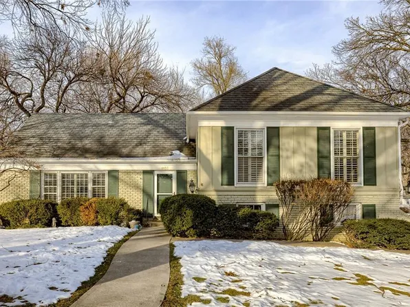 8137 Juniper Dr, Prairie Village, KS 66208