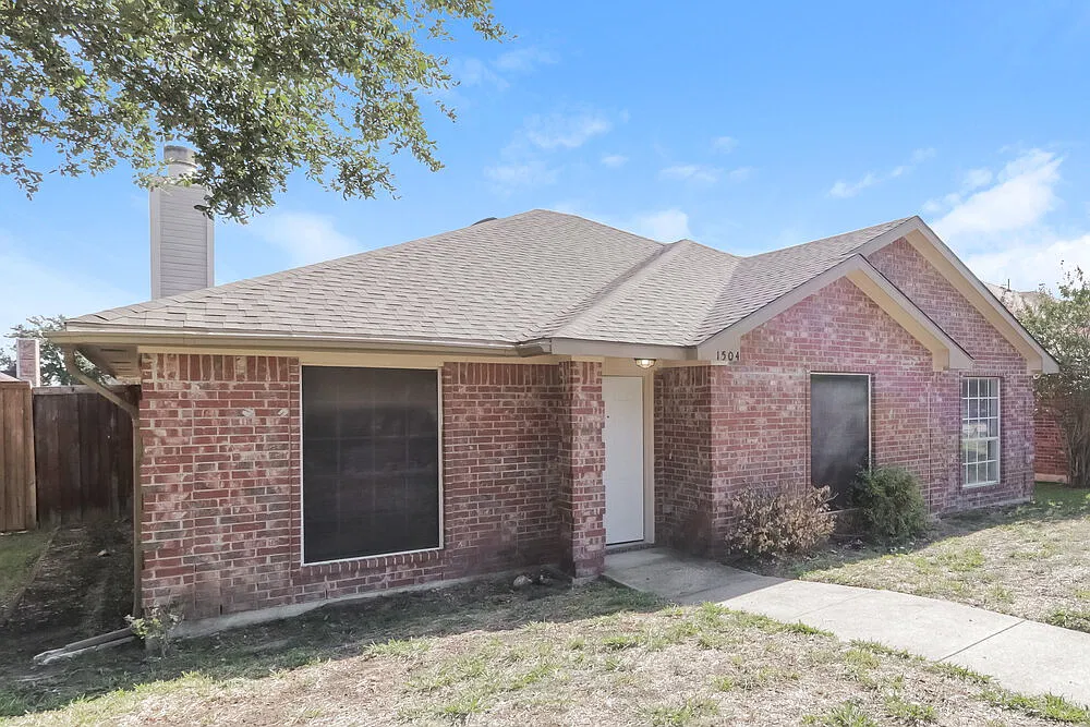 3 bed, 2.0 bath, 1398 sqft, $1,990 — Photo 3