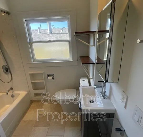 1424 E 20th St — Photo 52