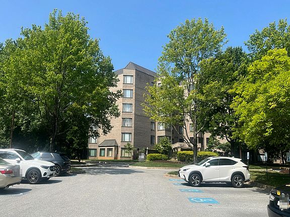 2nd image of 3021 Fallstaff Rd Unit 403B