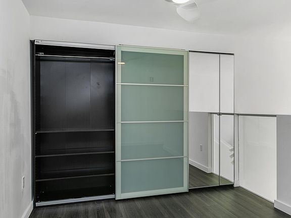 2nd image of 900 Wilshire Blvd #1