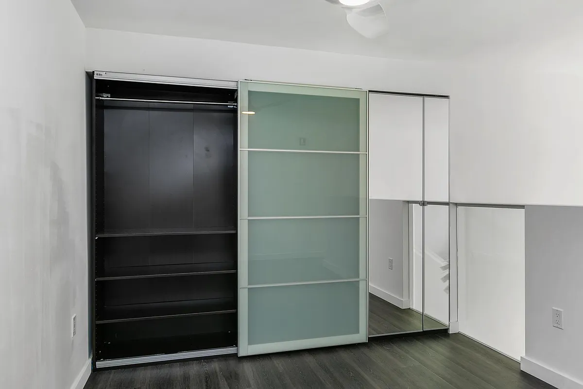 Building Photo - 900 Wilshire Blvd #1
