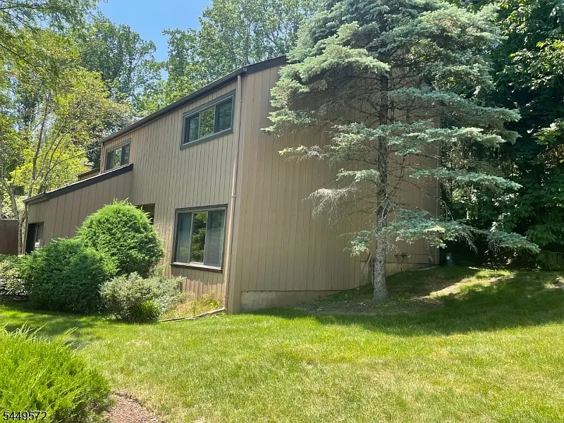3 bed, 2.5 bath, $4,300 — Photo 1