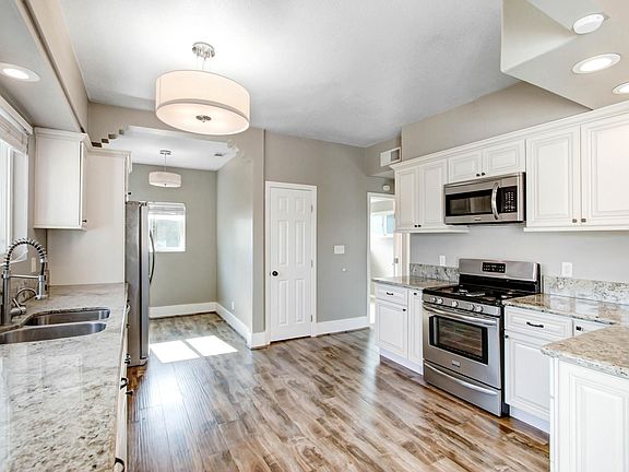 5th image of 22033 Vivienda Ave