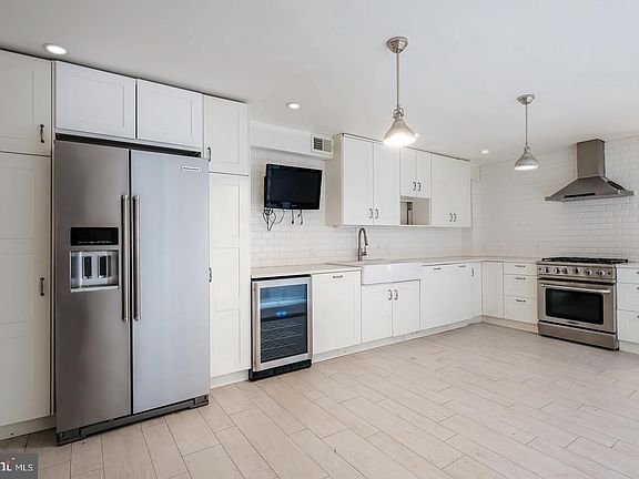 5th image of 1534 Pine St #1FF