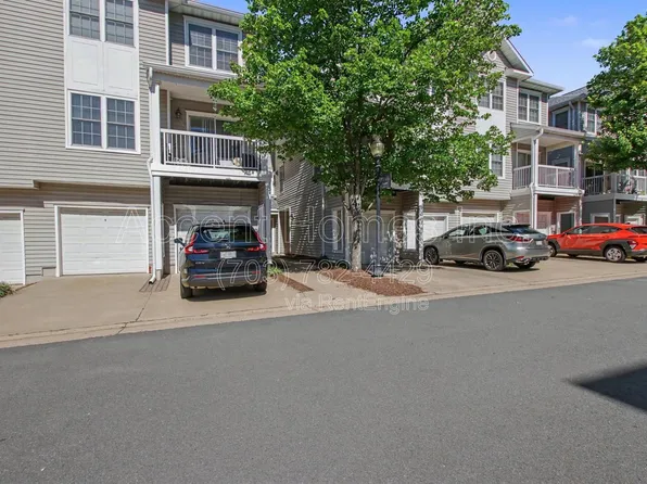 4564 Superior Sq #4564, Fairfax, VA 22033