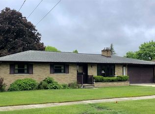 314 Meadow Dr, Essexville, MI