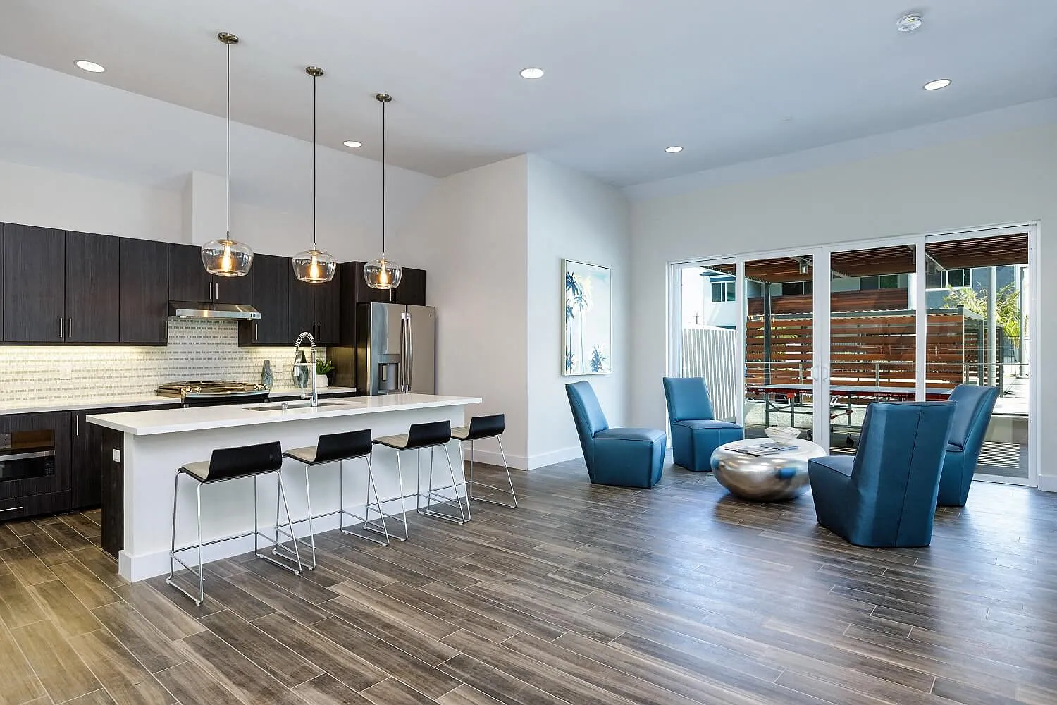 Beverly Plaza Apartments — Photo 4