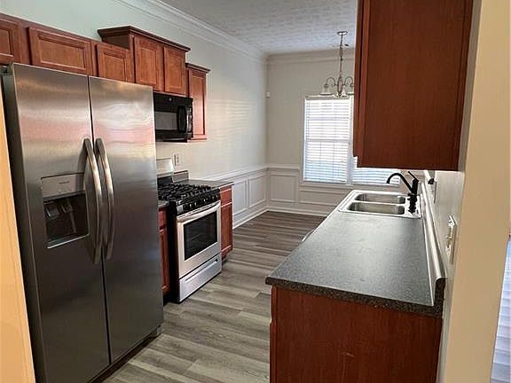 3rd image of 3815 Roses Trl