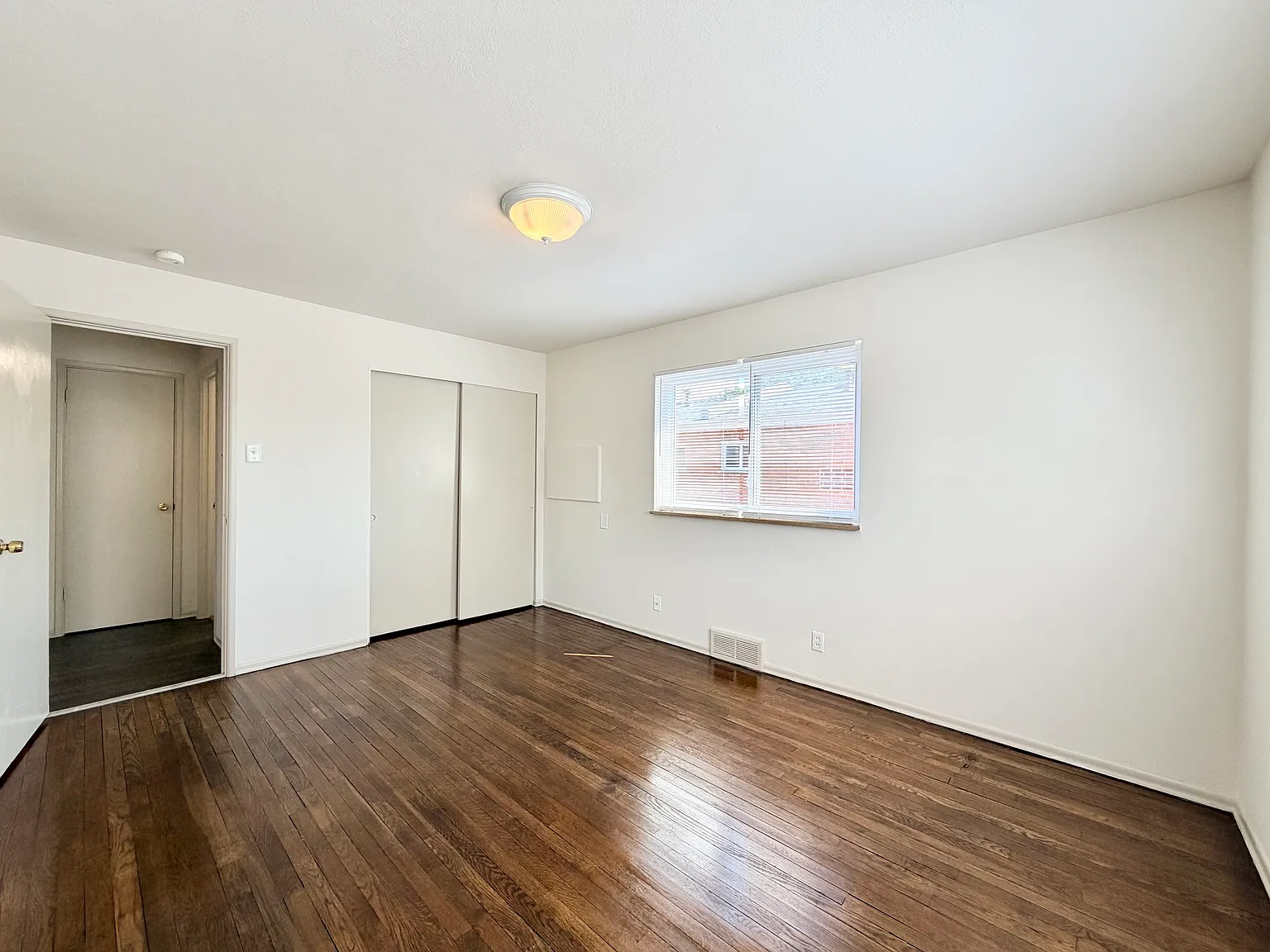1 bed, 700 sqft, $925 — Photo 4