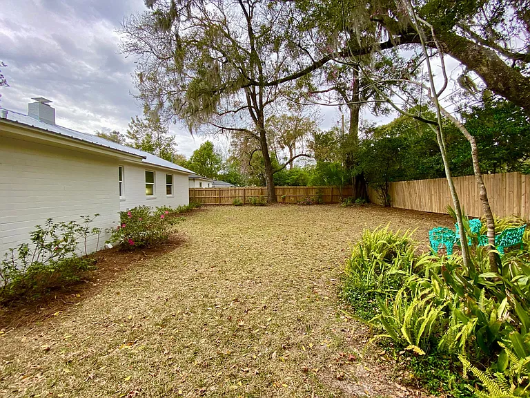2034 NW 7th Ln — Photo 35