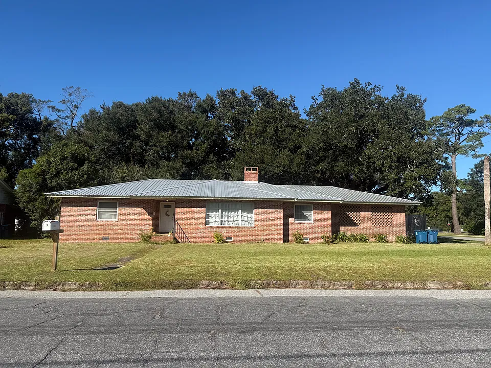 3043 Sherwood Dr