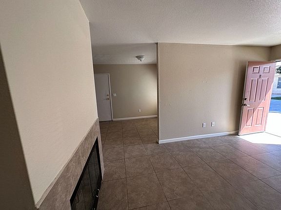 4th image of 2933 Brookside Dr #B
