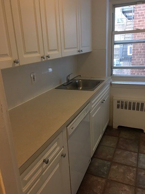1st image of 210-2 42nd Ave #2G