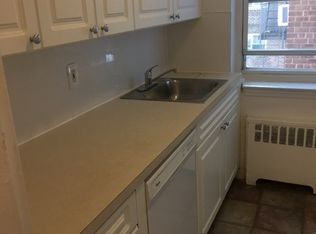 210-2 42nd Ave #2G, Bayside, NY 11361