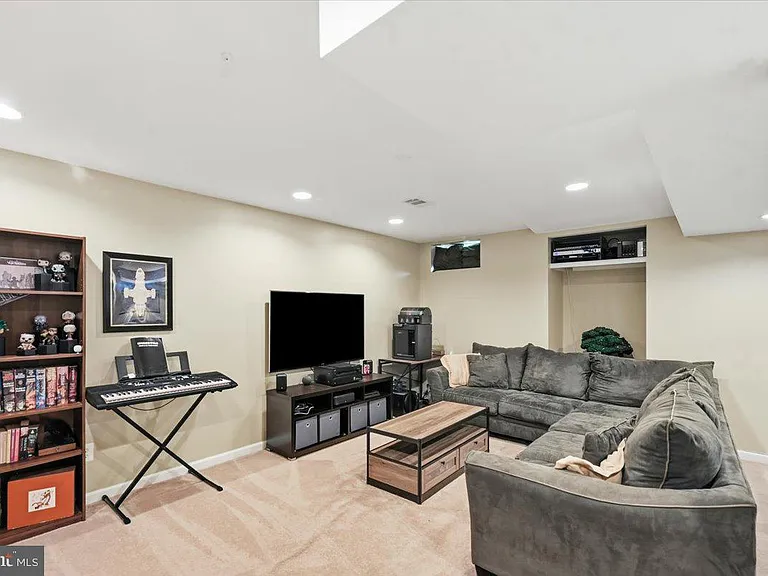 42631 Harris St — Photo 43