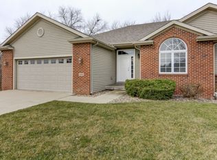 1026 Ravina Dr, Chatham, IL 62629