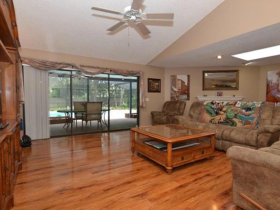 3rd image of 218 Lochberry Pl