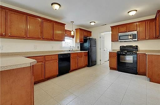 5th image of 12567 Crestwood Dr