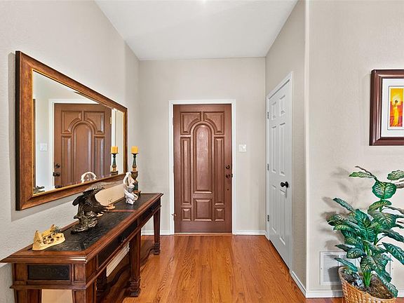 4th image of 311 Creekside Dr
