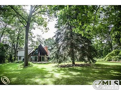 6230 Grass Lake Rd photo 1