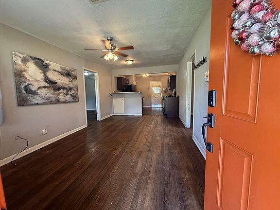 4th image of 725 Kyle St