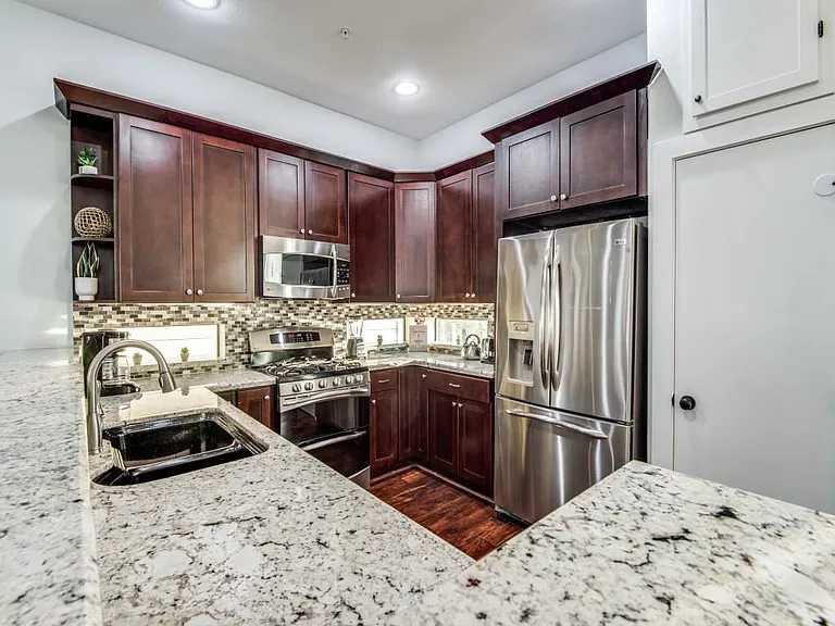 1509 Holly St — Photo 15