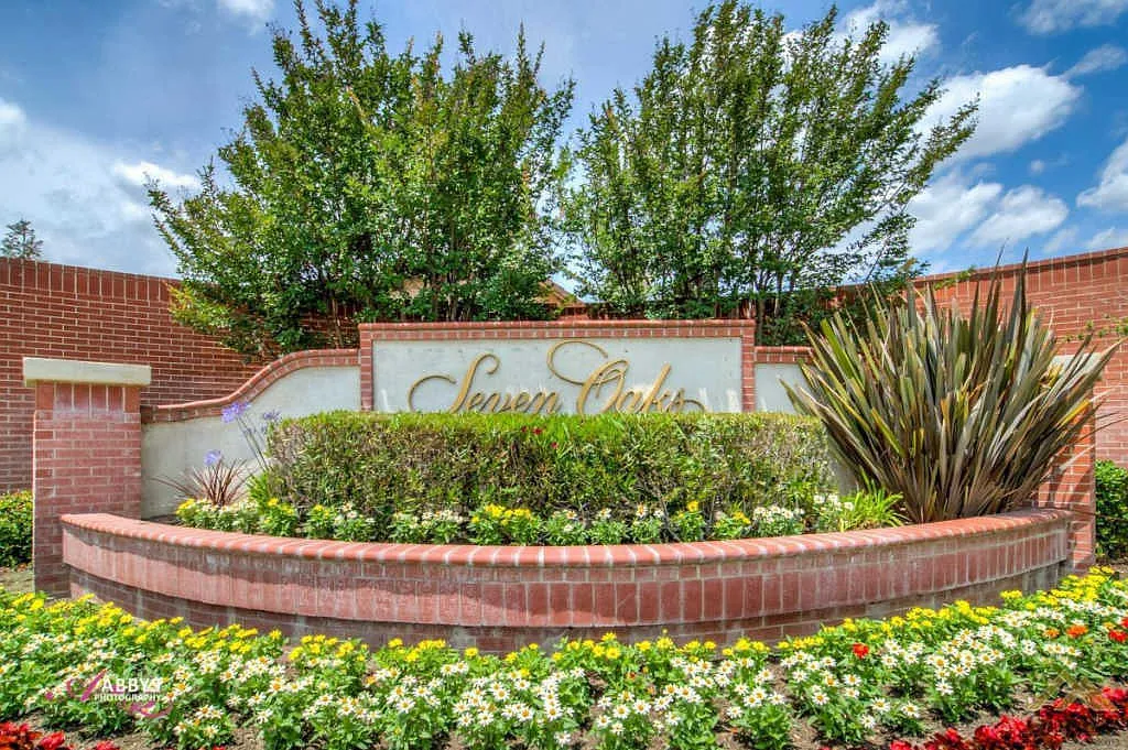 2215 Crocus Dr photo 1