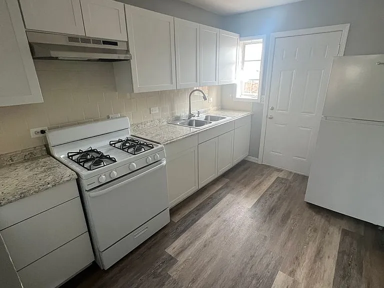 3003 Curtis DR — Photo 14