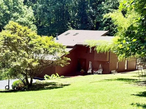 441 Poplar Grove Dr, Princeton, WV 24739