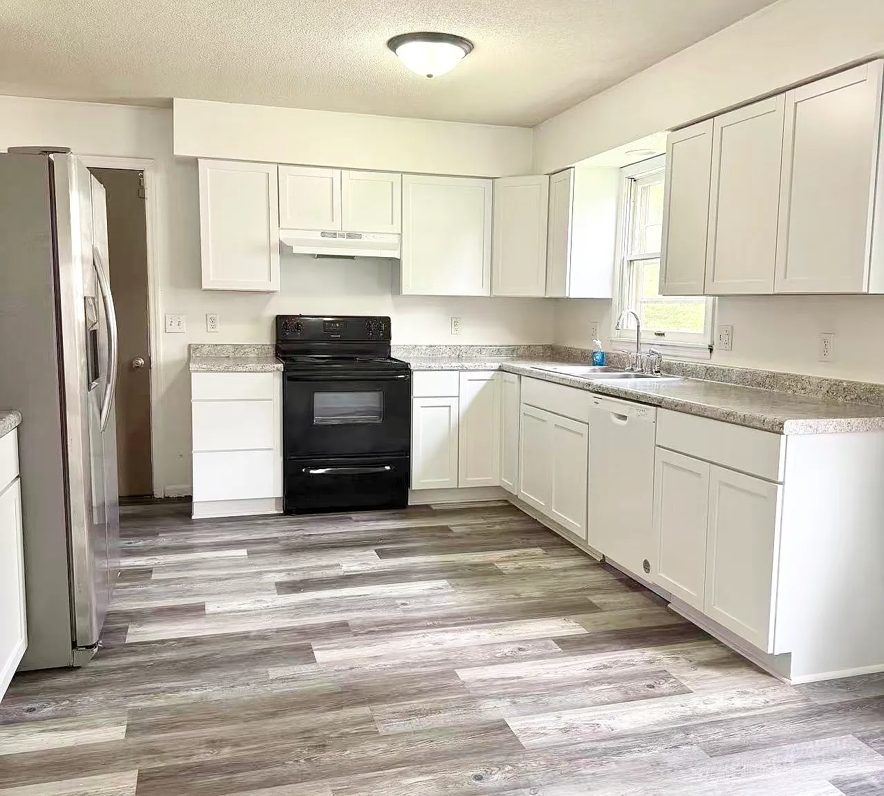 3 bed, 1669 sqft, $1,800 — Photo 4