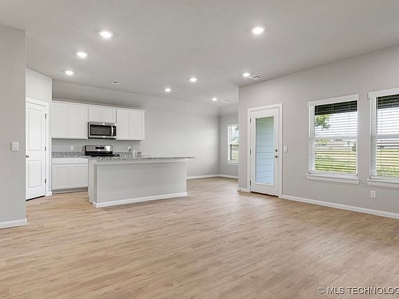 3rd image of 7416 N 155th Ave E