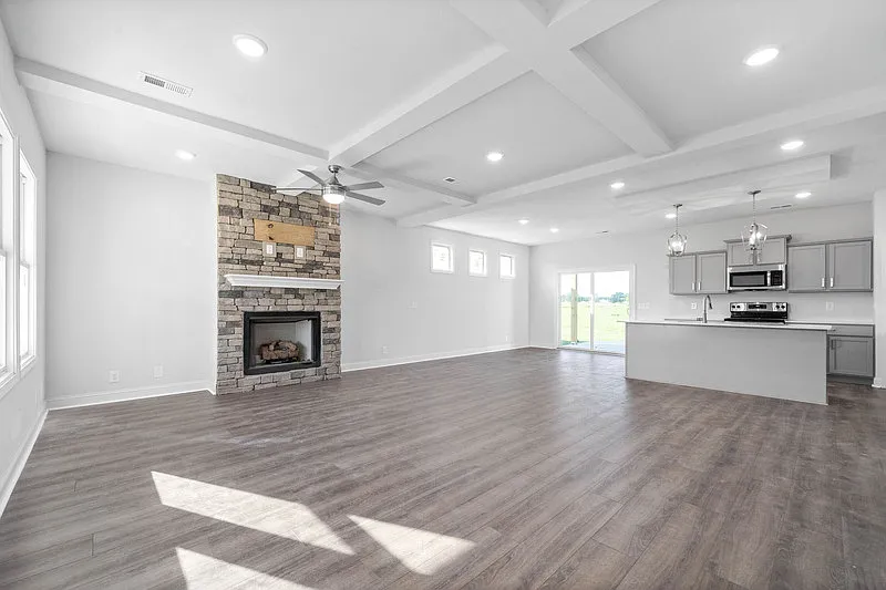 4 bed, 2.5 bath, 2081 sqft, $1,990 — Photo 2