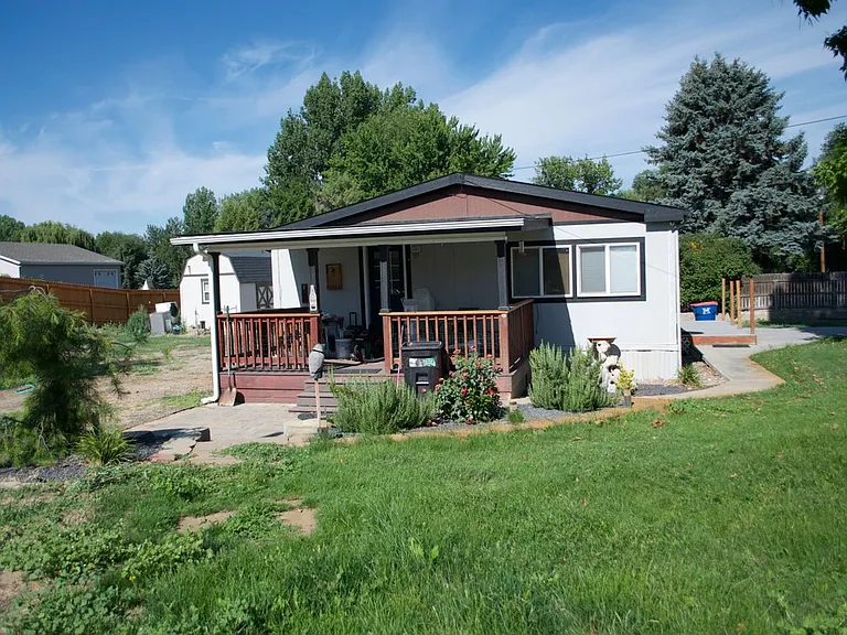 2557 E Beacon Light Rd — Photo 23