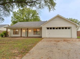 355 Navaho Trl, Conway, AR 72032