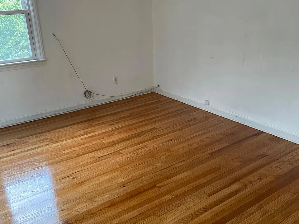 Living room pic 2 of 2